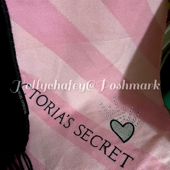 VS PINK SCARF NWOT  BOUTIQUE - Picture 3 of 3